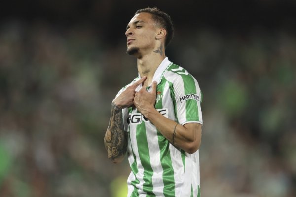 Romano: Manchester United Betis is still talking about Anthony, and both sides are discussing details such as salary
